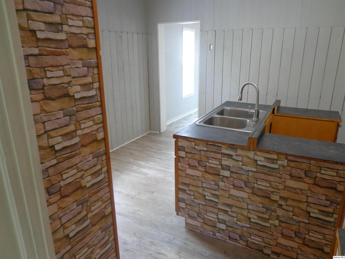 1706 Chestnut Street Quincy, IL 62301 - Photo 18 of 19 Gallery Image 18
