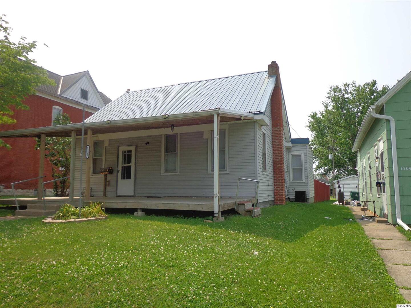 1706 Chestnut Street Quincy, IL 62301 - Photo 2 of 19 Gallery Image 2