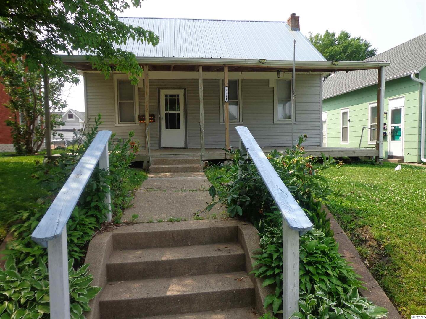 1706 Chestnut Street Quincy, IL 62301 - Photo 3 of 19 Gallery Image 3