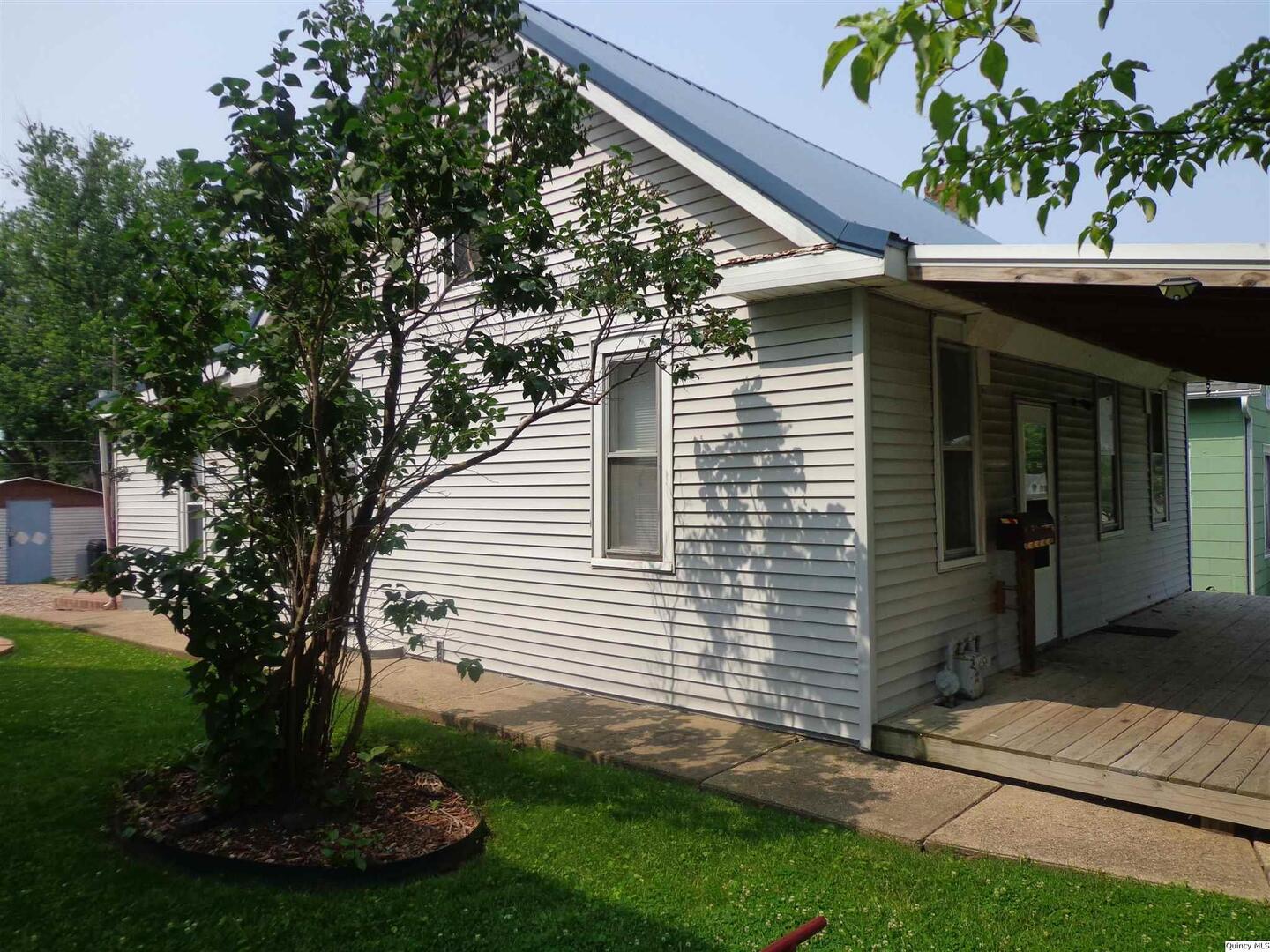 1706 Chestnut Street Quincy, IL 62301 - Photo 4 of 19 Gallery Image 4