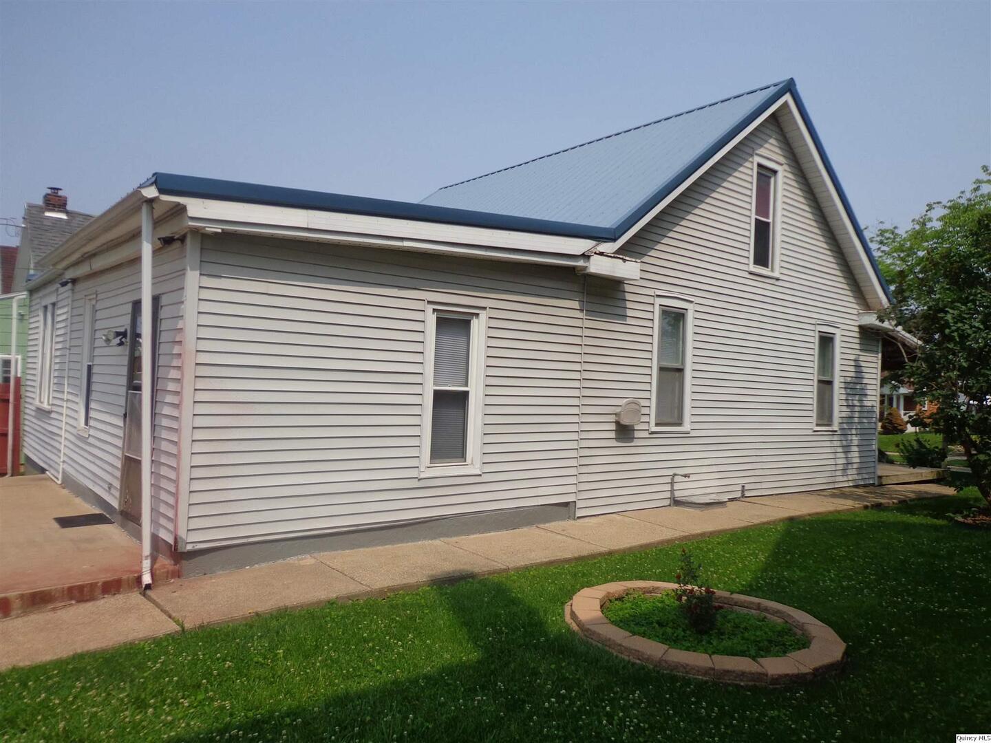 1706 Chestnut Street Quincy, IL 62301 - Photo 6 of 19 Gallery Image 6