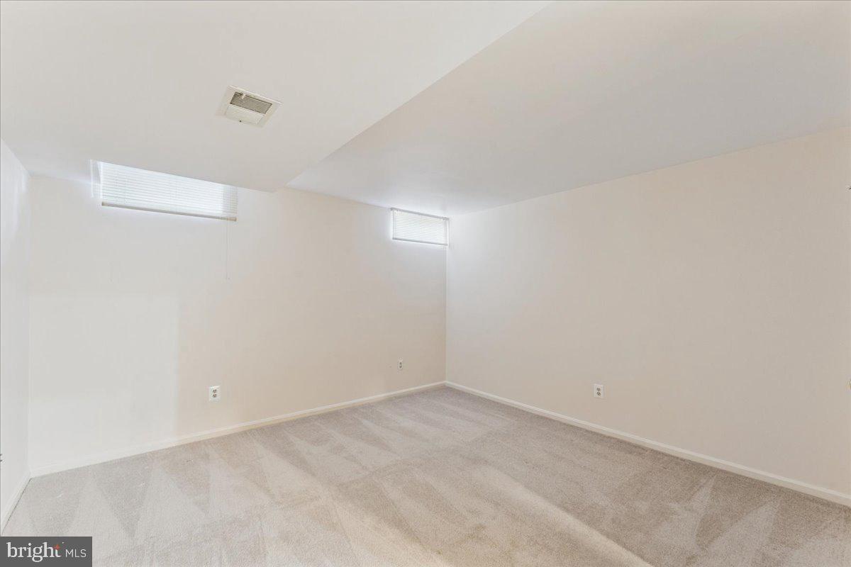 12546 Rock Ridge Road Herndon, VA 20170 - Photo 35 of 44 a view of an empty room