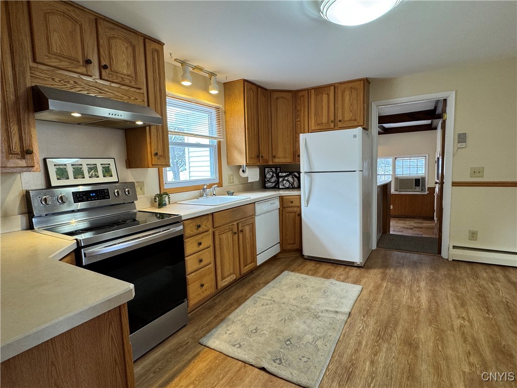 11 Northridge Road DeWitt, NY 13214 - Photo 15 of 43 Entering eat in kitchen