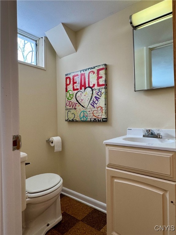 11 Northridge Road DeWitt, NY 13214 - Photo 36 of 43 Lower level half bath at far end of rec room