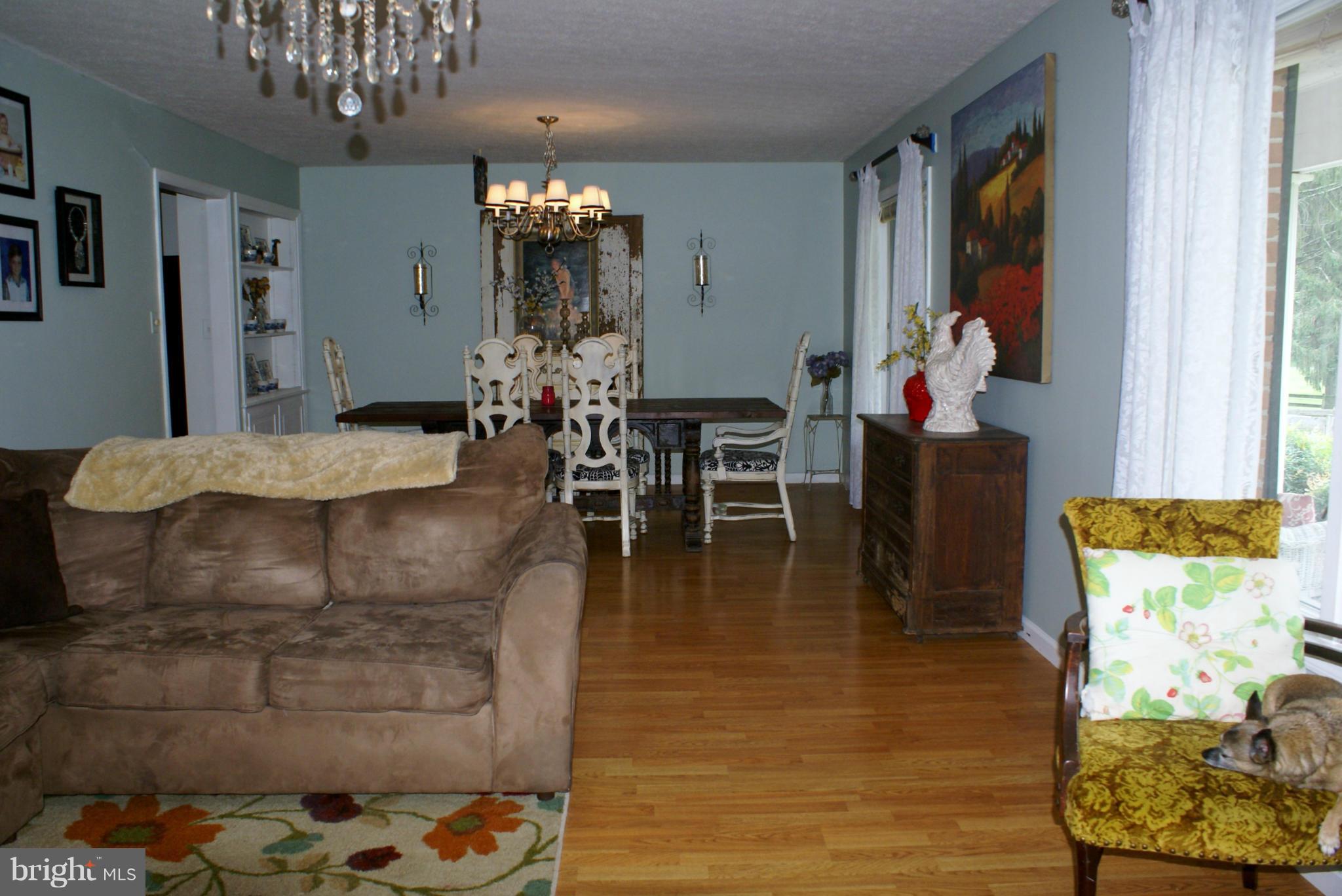 387 Rest Church Road Winchester, VA 22603 - Photo 2 of 19 Living Room