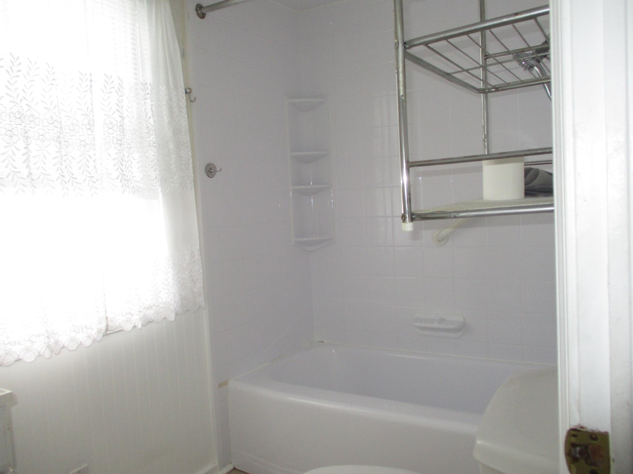 604 East South Holly Road Fenton, MI 48430 - Photo 22 of 24 Gallery Image 22