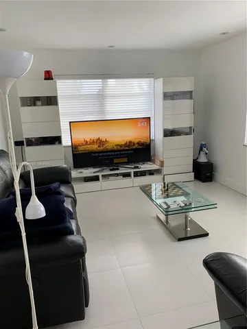 $245,000 | 1501 Arthur Street, Unit 10, Hollywood, FL 33020