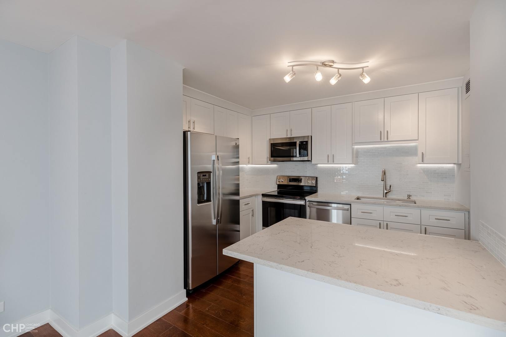 6301 North Sheridan Road, Unit 3K Chicago, IL 60660 - Photo 5 of 16
