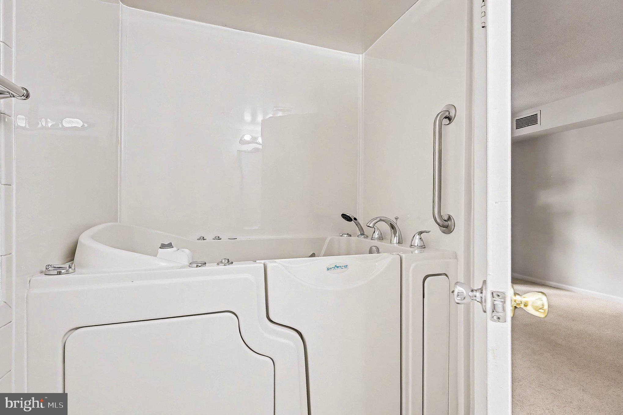 2247 Castle Rock Square, Unit 12C Reston, VA 20191 - Photo 19 of 23 Luxurious spa-like retreat awaits.