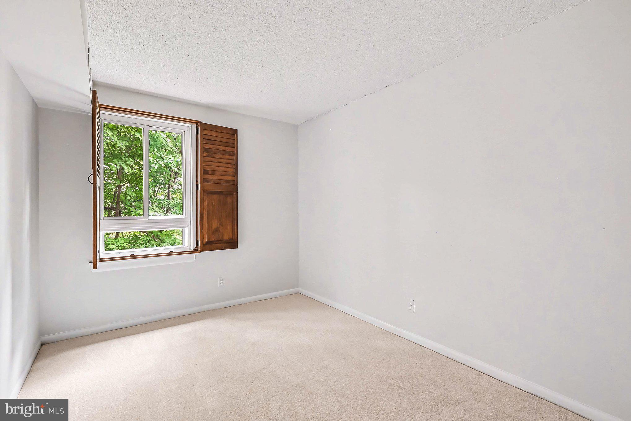 2247 Castle Rock Square, Unit 12C Reston, VA 20191 - Photo 9 of 23 Bright and airy blank canvas room.