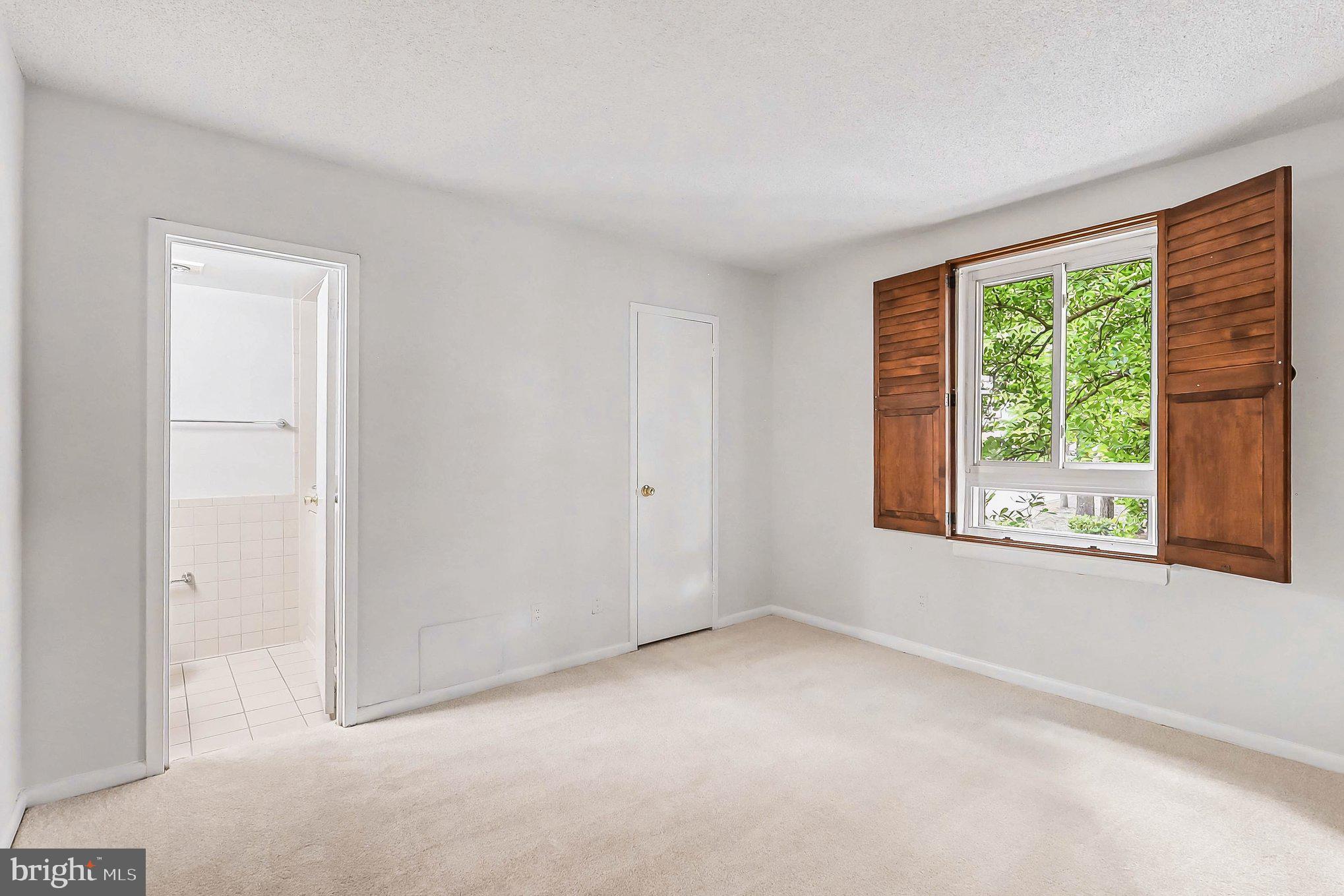 2247 Castle Rock Square, Unit 12C Reston, VA 20191 - Photo 10 of 23 Bright and airy room with charm.