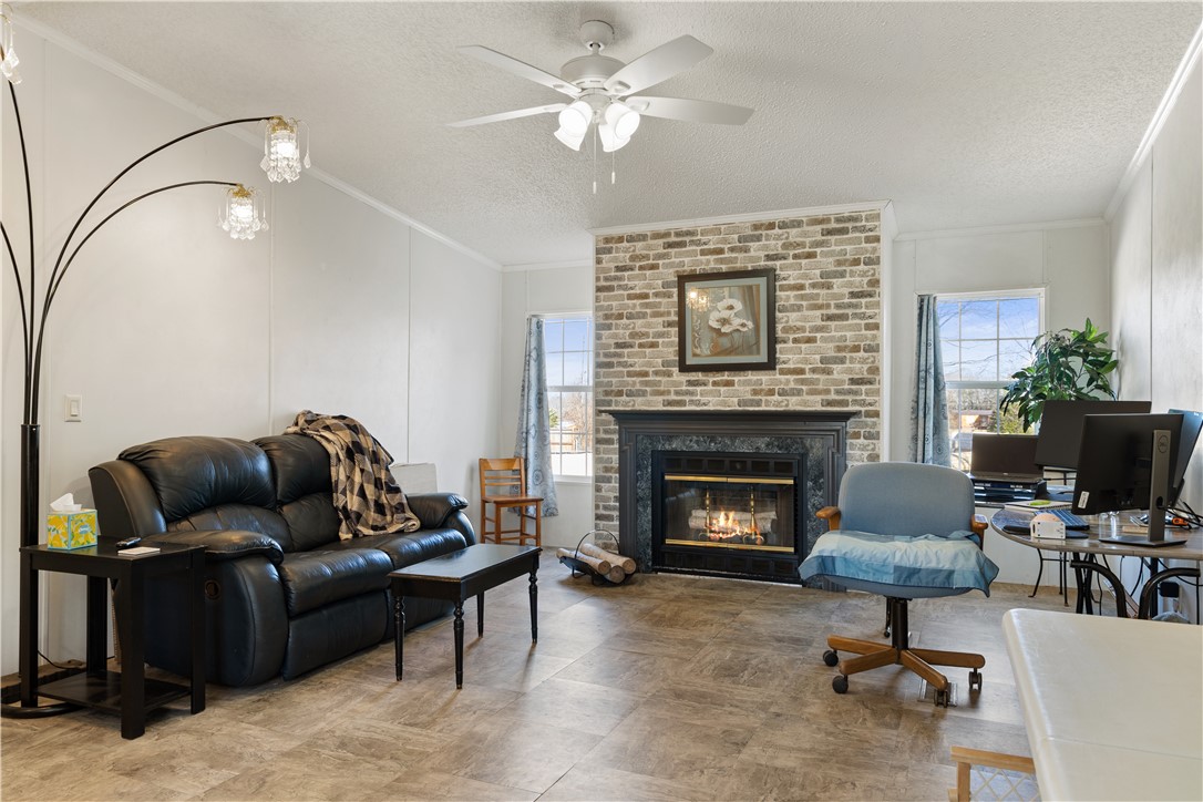 811 Pine Grove Road Seneca, SC 29678 - Photo 2 of 28 Bright great room with fireplace