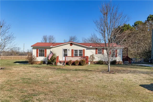 $224,900 | 811 Pine Grove Road, Seneca, SC 29678