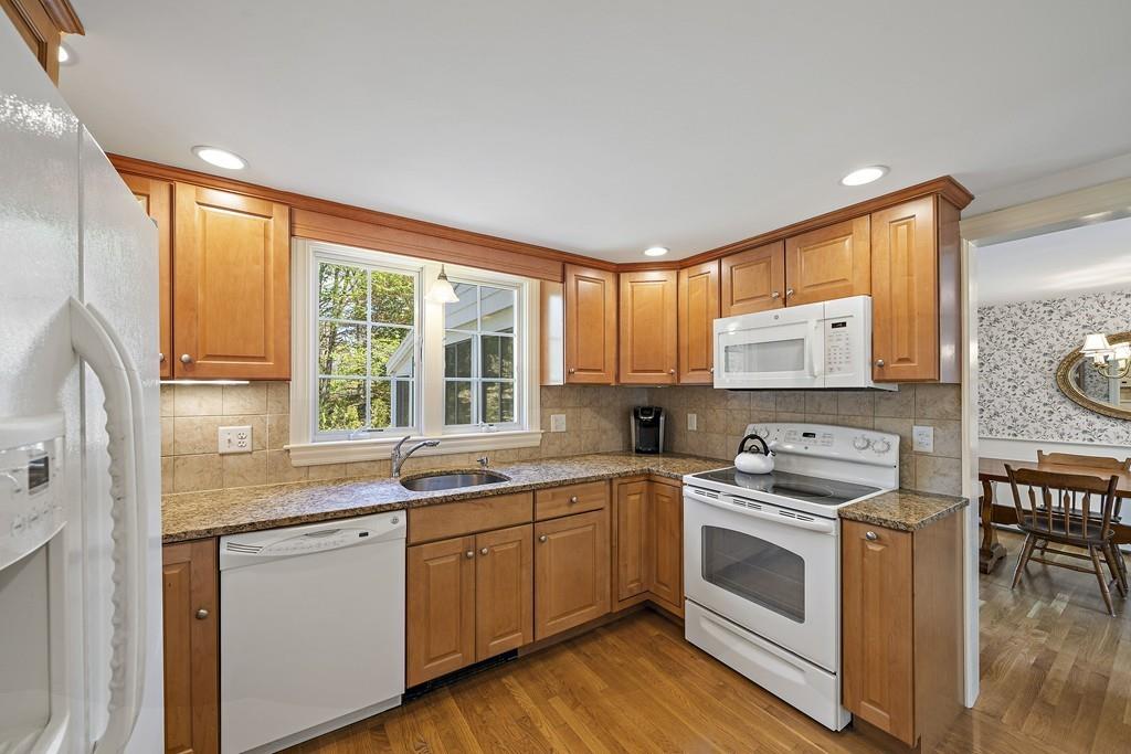 70 Lawson Road Scituate, MA 02066 - Photo 5 of 28 Gallery Image 5
