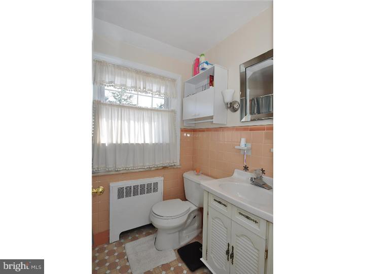10915 Knights Road Philadelphia, PA 19154 - Photo 15 of 24