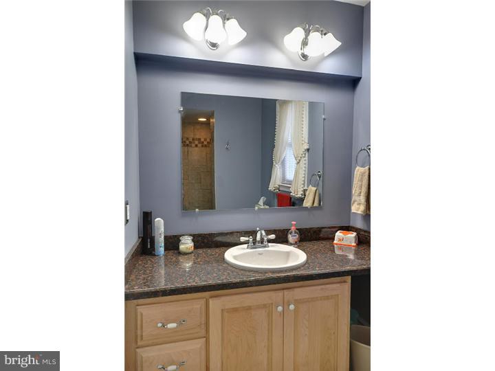 10915 Knights Road Philadelphia, PA 19154 - Photo 16 of 24
