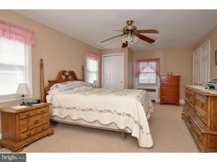 10915 Knights Road Philadelphia, PA 19154 - Photo 18 of 24