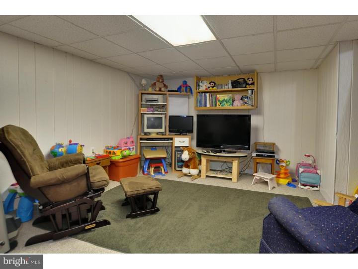 10915 Knights Road Philadelphia, PA 19154 - Photo 20 of 24