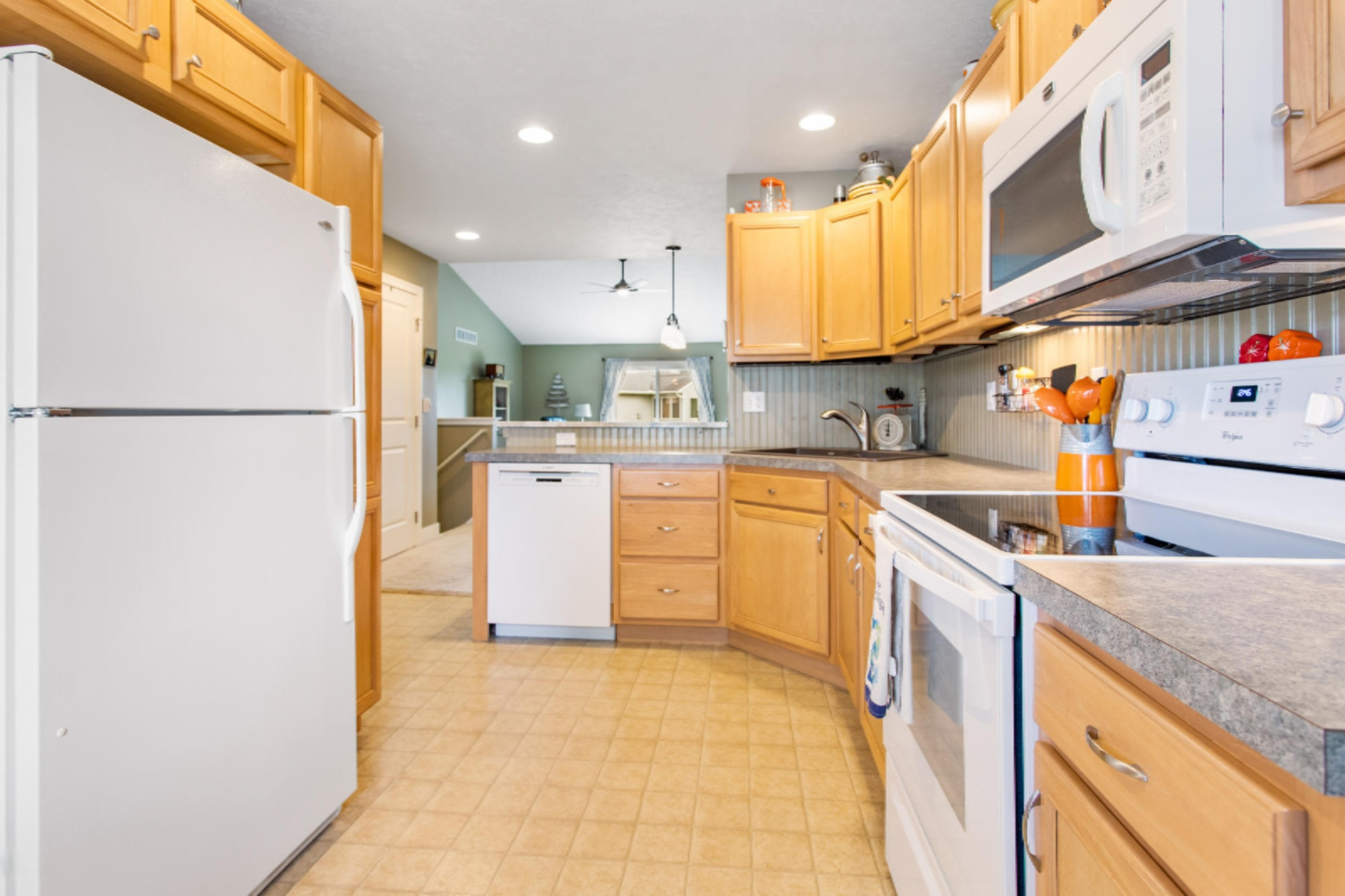 1354 East Point Ridge, Unit 15 Holland, MI 49423 - Photo 5 of 41 1354 East Pointe Ridge #15-39