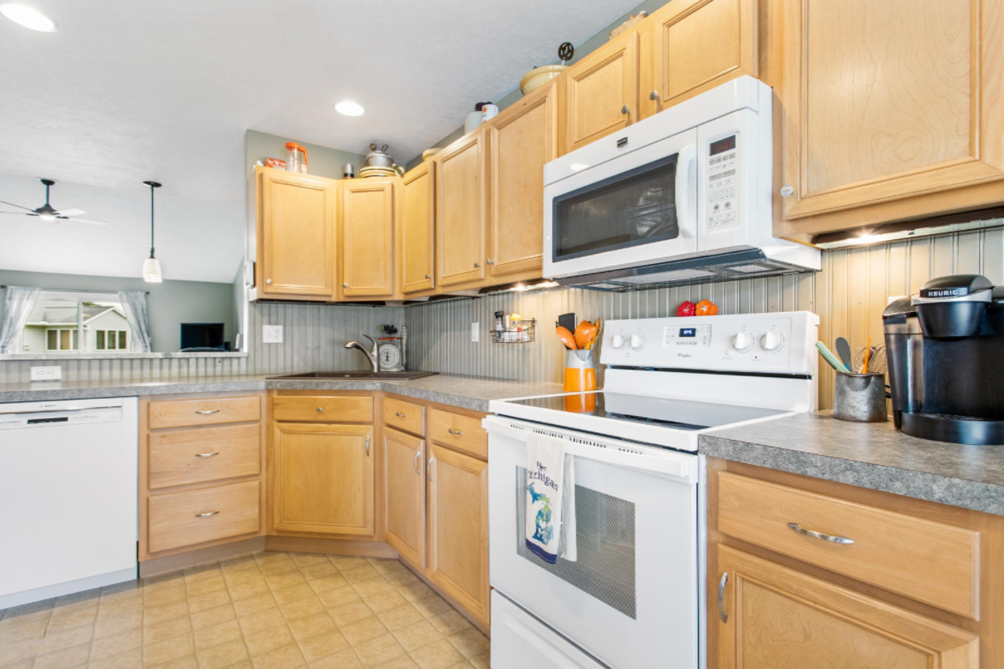 1354 East Point Ridge, Unit 15 Holland, MI 49423 - Photo 6 of 41 1354 East Pointe Ridge #15-37