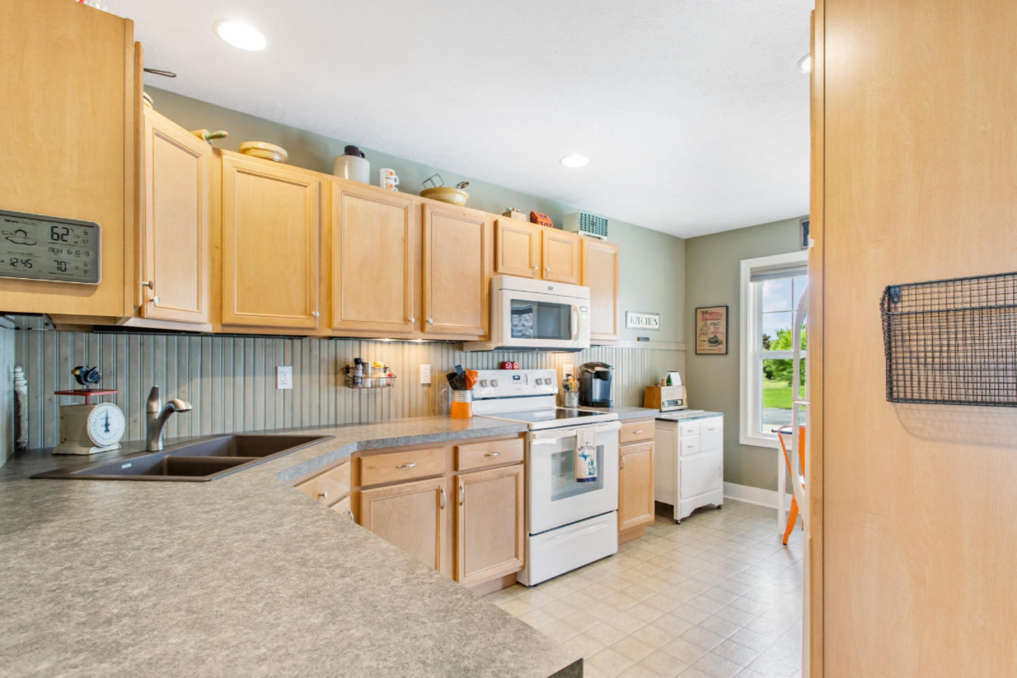 1354 East Point Ridge, Unit 15 Holland, MI 49423 - Photo 8 of 41 1354 East Pointe Ridge #15-35