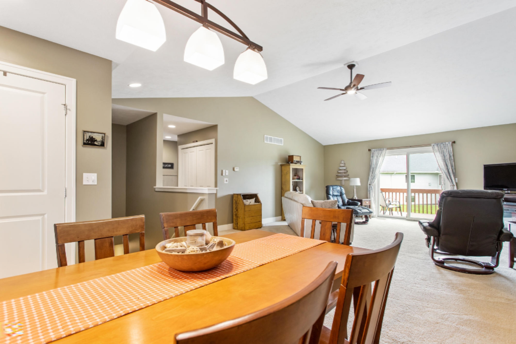 1354 East Point Ridge, Unit 15 Holland, MI 49423 - Photo 9 of 41 1354 East Pointe Ridge #15-31
