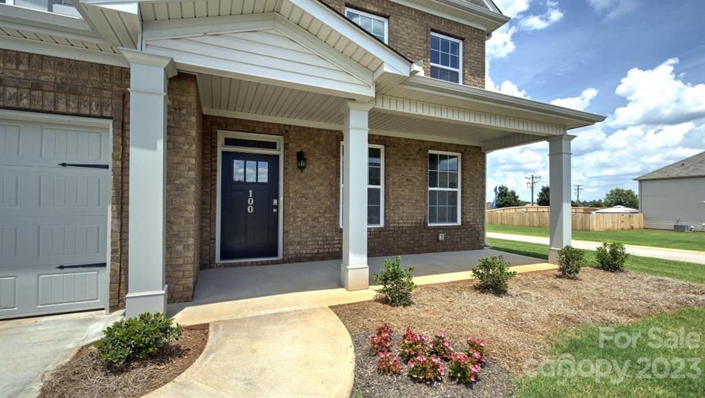 121 Fox Cove Road Hendersonville, NC 28792 - Photo 2 of 46 Gallery Image 2