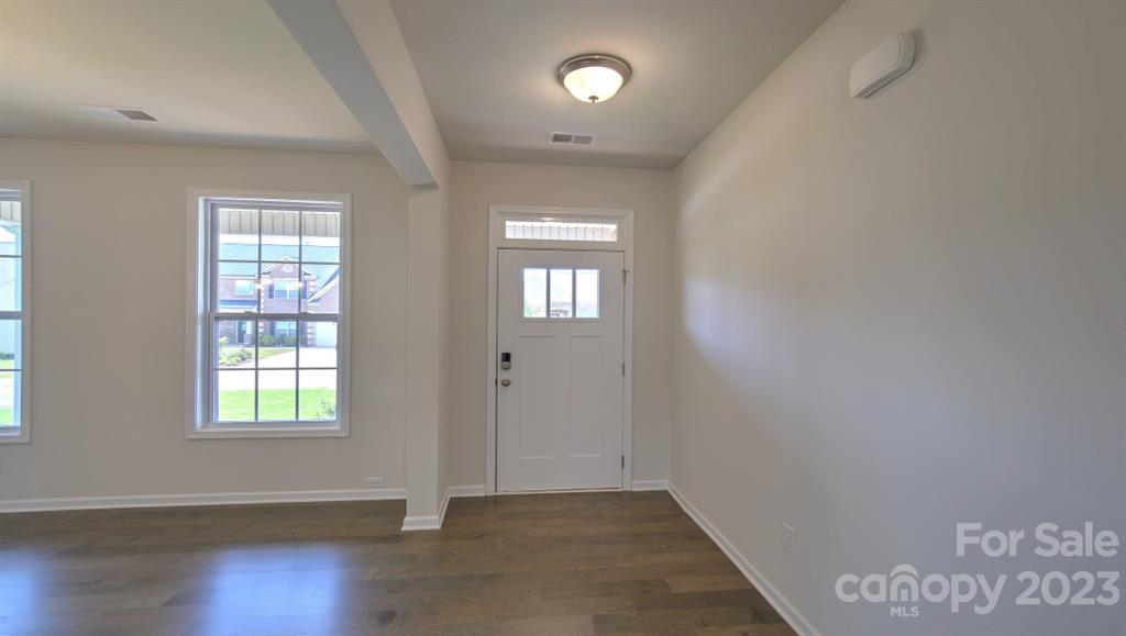 121 Fox Cove Road Hendersonville, NC 28792 - Photo 4 of 46 Gallery Image 4