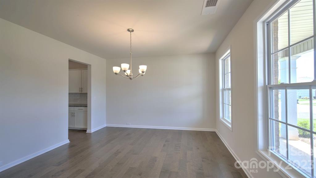 121 Fox Cove Road Hendersonville, NC 28792 - Photo 6 of 46 Gallery Image 6