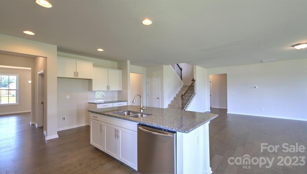 121 Fox Cove Road Hendersonville, NC 28792 - Photo 9 of 46 Gallery Image 9