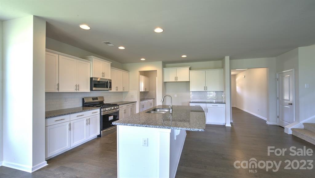 121 Fox Cove Road Hendersonville, NC 28792 - Photo 10 of 46 Gallery Image 10
