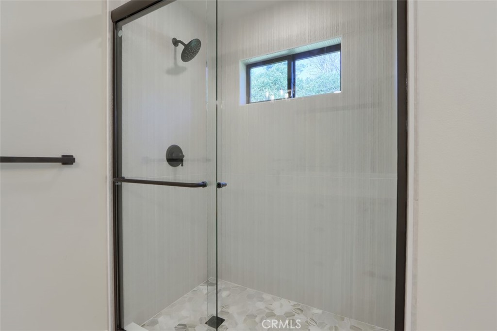 3181 B Triangle Park Road Mariposa, CA 95338 - Photo 23 of 44 a bathroom with a shower