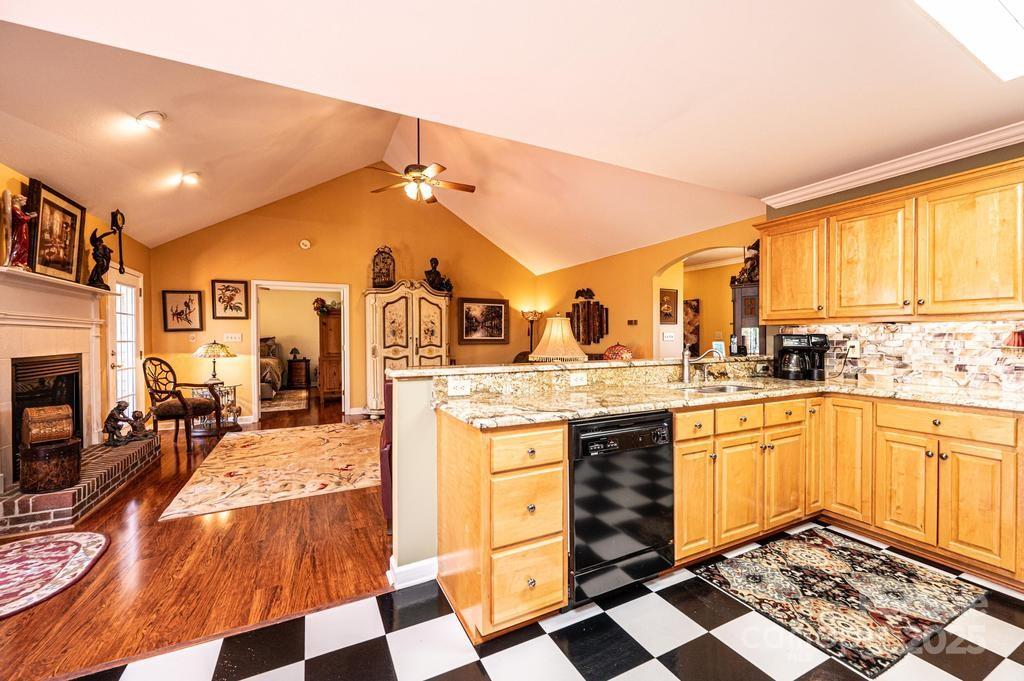 1636 Samaria Lane Conover, NC 28613 - Photo 17 of 36 Gallery Image 17
