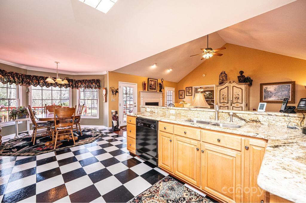 1636 Samaria Lane Conover, NC 28613 - Photo 20 of 36 Gallery Image 20