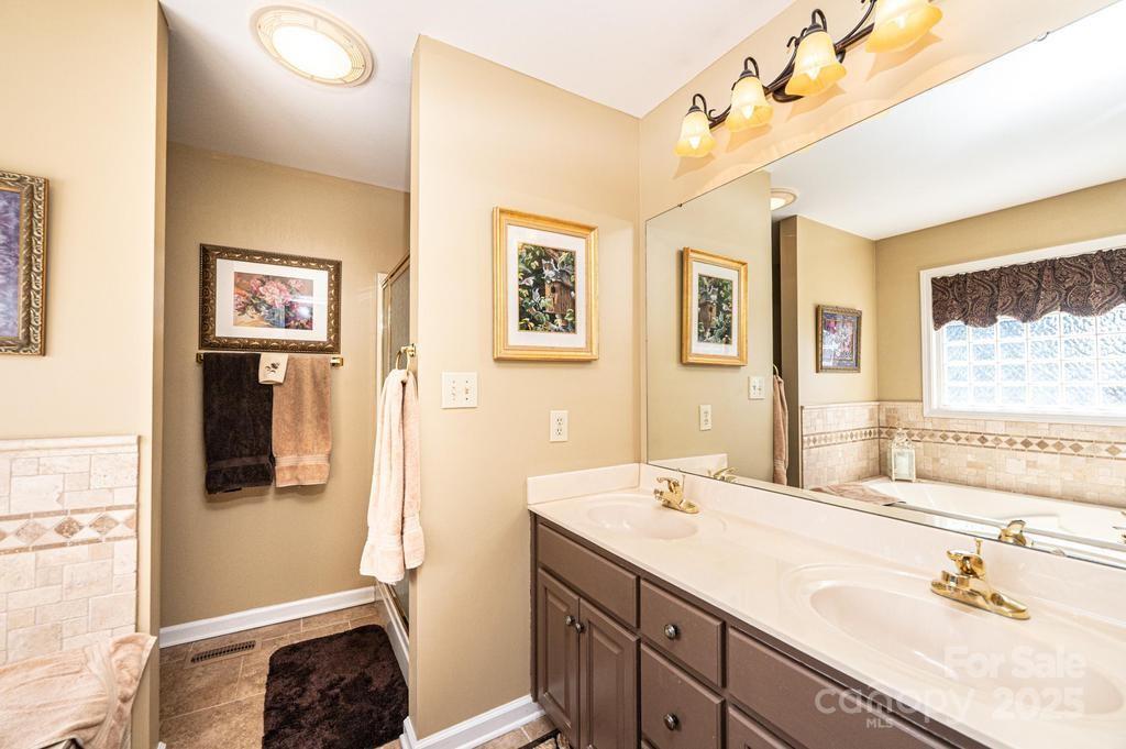 1636 Samaria Lane Conover, NC 28613 - Photo 27 of 36 Gallery Image 27