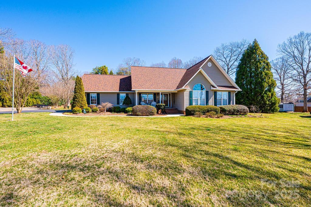 1636 Samaria Lane Conover, NC 28613 - Photo 3 of 36 Gallery Image 3