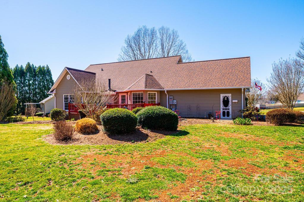 1636 Samaria Lane Conover, NC 28613 - Photo 6 of 36 Gallery Image 6