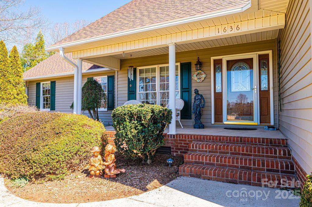 1636 Samaria Lane Conover, NC 28613 - Photo 10 of 36 Gallery Image 10