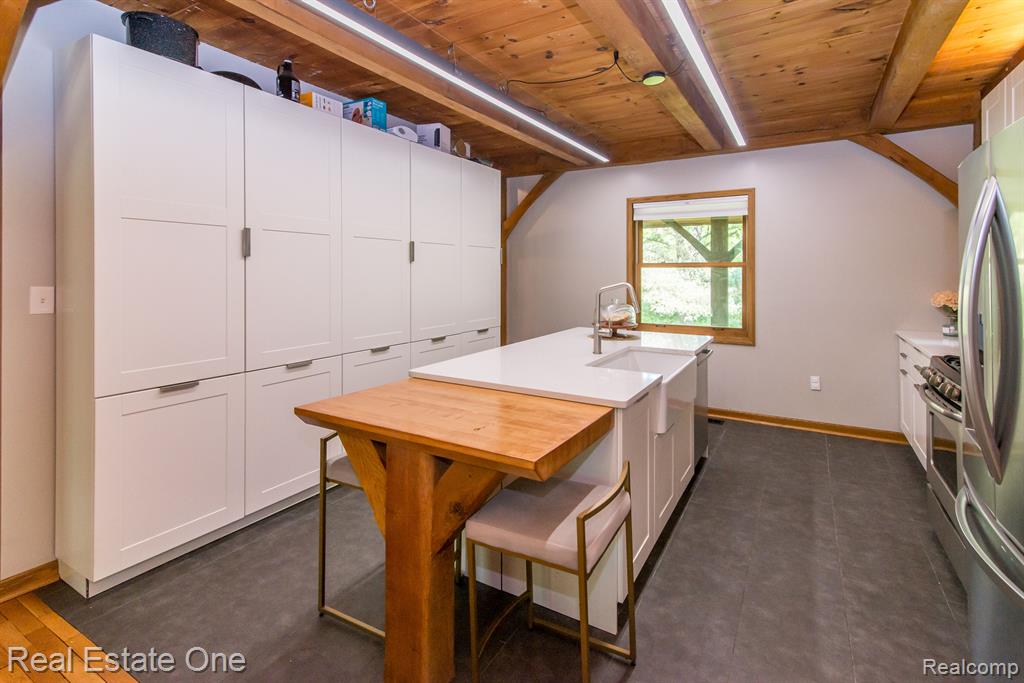 5804 Brighton Road Brighton, MI 48116 - Photo 17 of 57