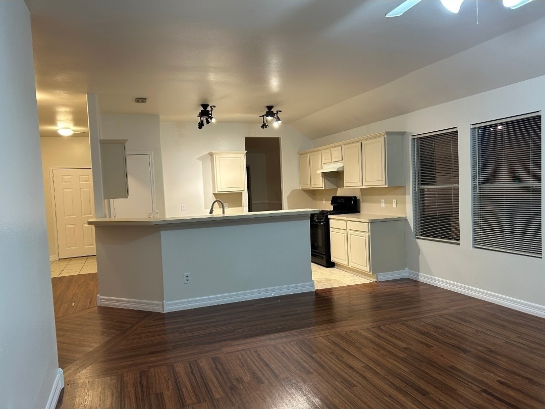 12618 Roxdale Ridge Drive Houston, TX 77044 - Photo 6 of 10