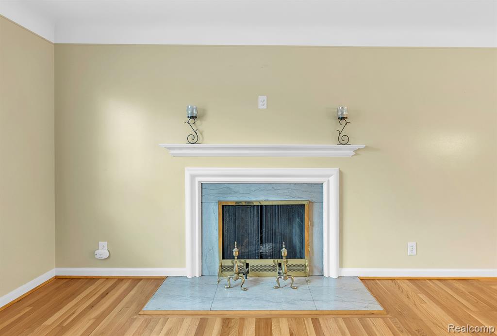 857 Harcourt Road Grosse Pointe, MI 48230 - Photo 9 of 33