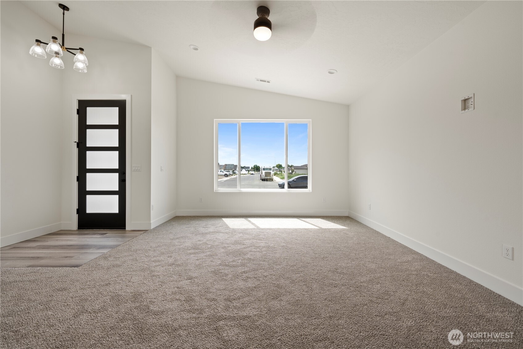 1101 E Mount Othello, WA 99344 - Photo 28 of 34 an empty room with windows and fan