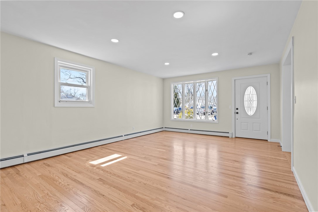 176 Horse Neck Road Warwick, RI 02889 - Photo 13 of 42