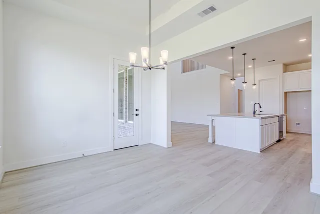 $639,990 | 153 Peninsula Point Drive, Montgomery, TX 77356