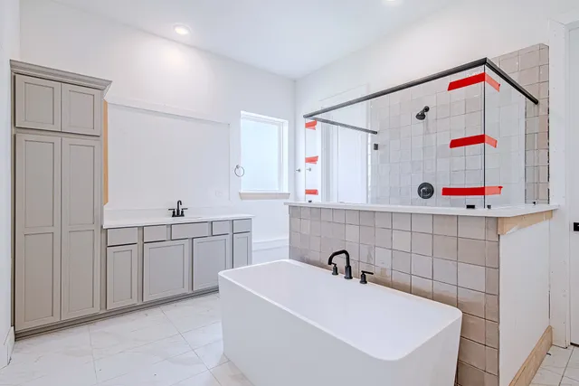 $639,990 | 153 Peninsula Point Drive, Montgomery, TX 77356