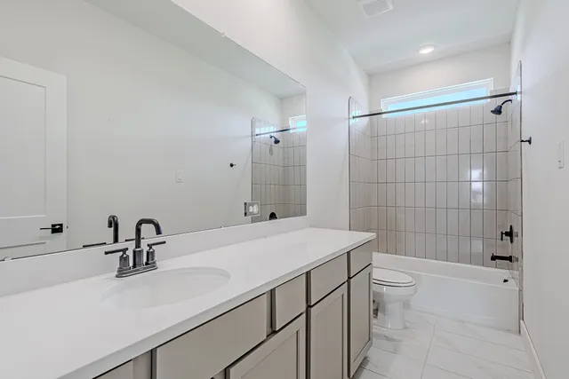 $639,990 | 153 Peninsula Point Drive, Montgomery, TX 77356