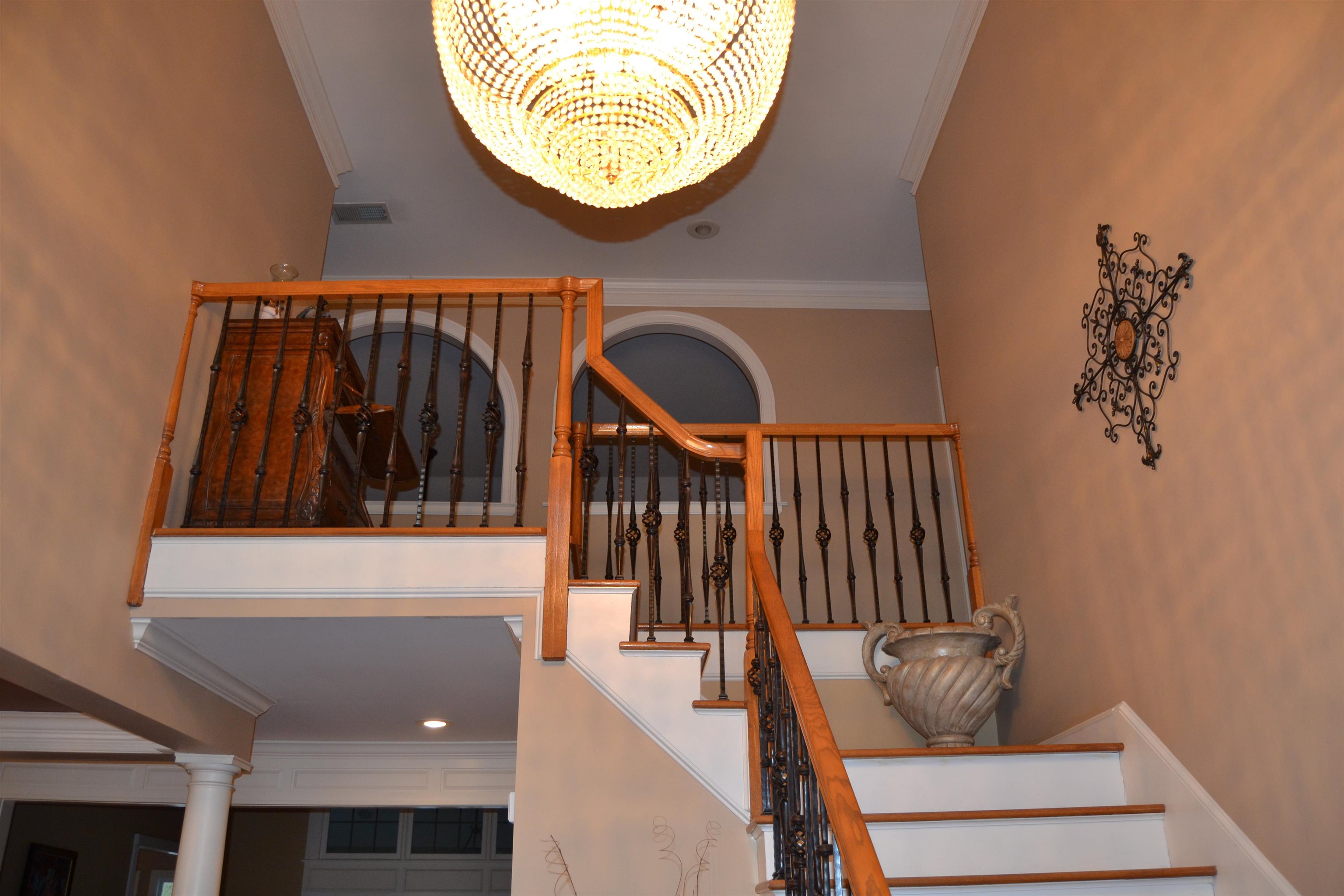 1364 Winoka Road Collierville, TN 38017 - Photo 4 of 25 a view of stairs and furniture