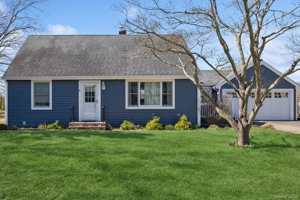 a front view of house with yard