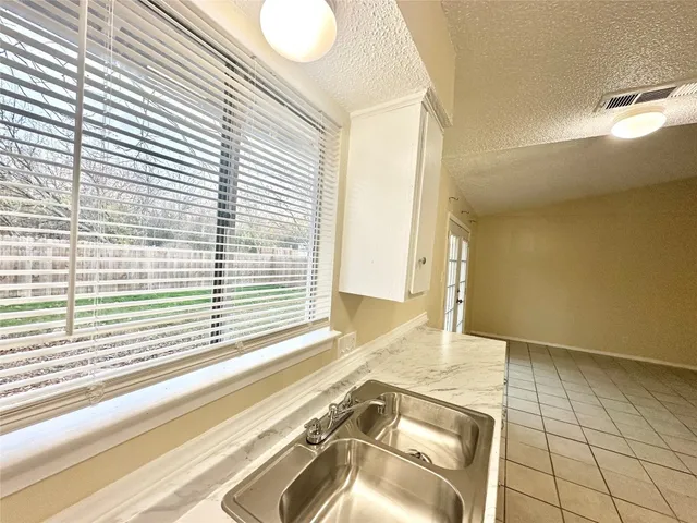 $1,595 | 7221 Ellington Circle, Austin, TX 78724