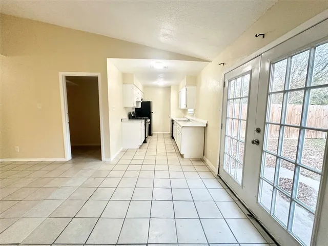 $1,595 | 7221 Ellington Circle, Austin, TX 78724